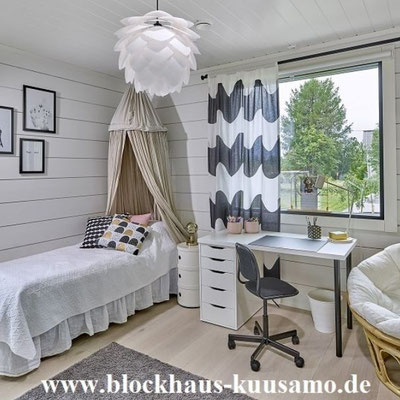 Holzhaus  mit Kinderzimmer