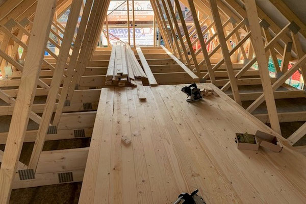 Blockhaus Kuusamo  - Blockhausbau in Deutschland - Dachkonstruktion des ebenerdigen Holzhauses nach Statik - Schaumburg - Hannover - Wolfsburg - Goslar - Peine  - Harz - Baustelle - Celle - Gifhorn - Nienburg 