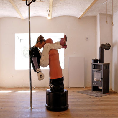 Boxdummy Poledance Performance Care Less Caress 