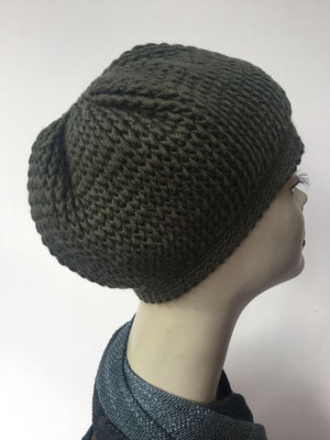 Wi 89d - Kopfbedeckung kaufen - Wintermodelle - Melone gehäkelt - dunkles Olivgrün
