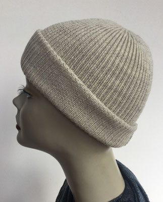 Wi 98 - Vreni Lorenzini - Kopfbedeckungen kaufen- Wintermodelle - Melone gestrickt - weisslich