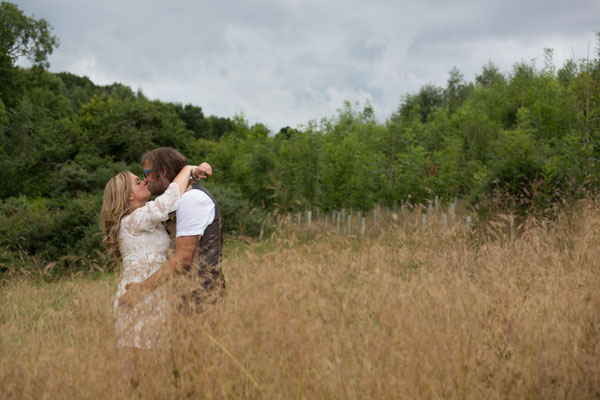 Festival Wedding Family Kiss