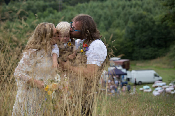 Festival Wedding Family Kiss