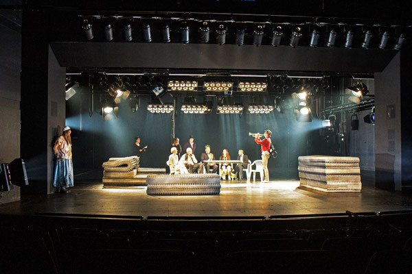 Nibelungen, Schauspiel, Nürnberg, Bühnenbild, Julian Marbach, Armin Petras