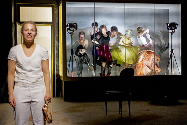 Dysmorphomanie, Sorokin, Schauspiel Stuttgart, Wolfgang Michalek, Julian Marbach, Sara Kittelmann