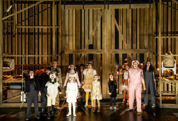 George Orwell, Farm der Tiere, Theater Bonn, Dominic Friedel, Julian Marbach, Annika Garling, Christian Czeremnych, Sören Wunderlich