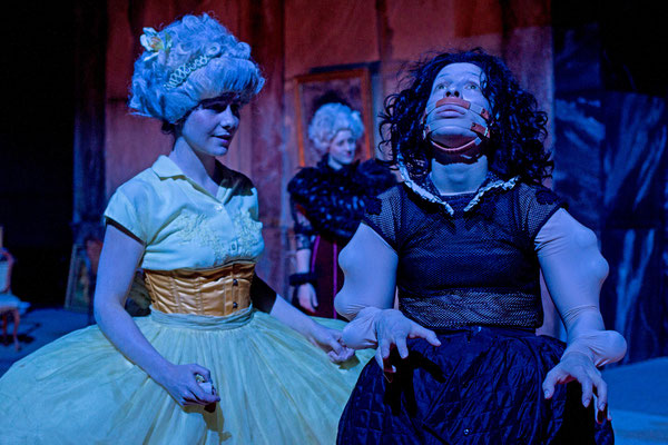 Dysmorphomanie, Sorokin, Schauspiel Stuttgart, Wolfgang Michalek, Julian Marbach, Sara Kittelmann