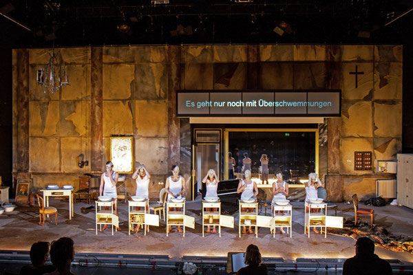 Dysmorphomanie, Sorokin, Schauspiel Stuttgart, Wolfgang Michalek, Julian Marbach, Sara Kittelmann