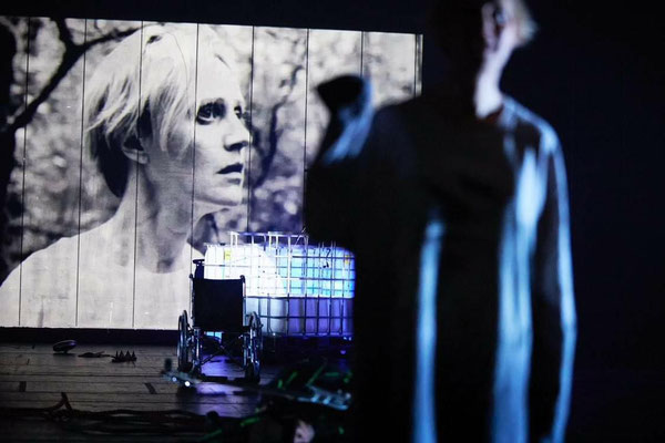Nibelungen, Schauspiel, Nürnberg, Bühnenbild, Julian Marbach, Armin Petras