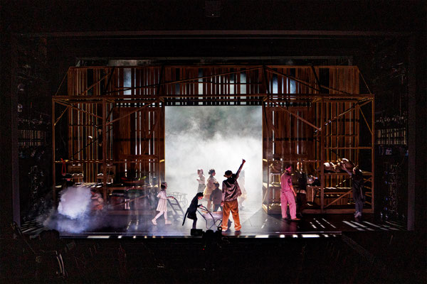George Orwell, Farm der Tiere, Theater Bonn, Dominic Friedel, Julian Marbach, Annika Garling, Christian Czeremnych, Sören Wunderlich