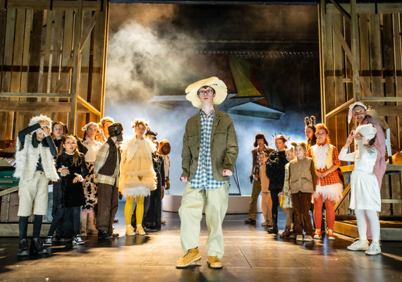 George Orwell, Farm der Tiere, Theater Bonn, Dominic Friedel, Julian Marbach, Annika Garling, Christian Czeremnych, Sören Wunderlich