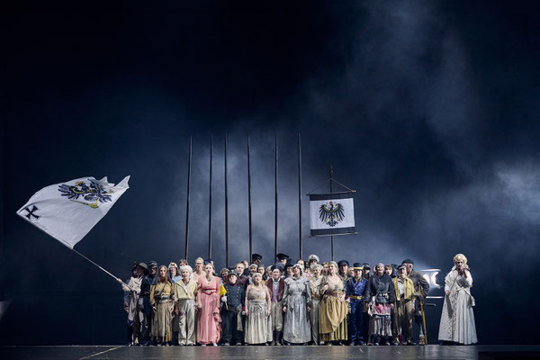 Saarländisches Staatstheater Saarbrücken, Napoleon, Regie Armin Petras, Bühne Julian Marbach, Kostüm Cinzia Fossati, Video Maria Tomoagia, Musik Nicolai Gonther