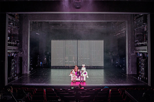 George Orwell, Farm der Tiere, Theater Bonn, Dominic Friedel, Julian Marbach, Annika Garling, Christian Czeremnych, Sören Wunderlich