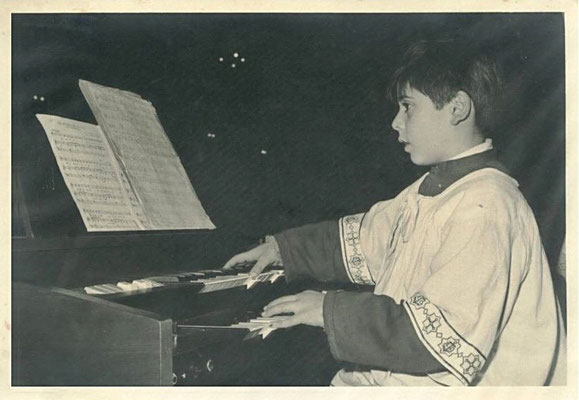 1969: All'organo a 8 anni.