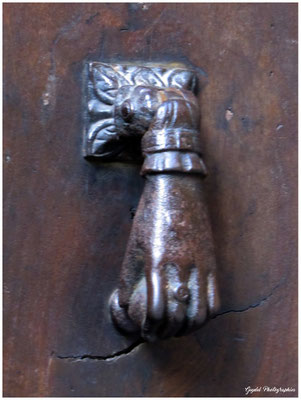 Main gauche ... Bague au Majeur ... à Fayence