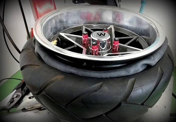ズーマー太足〜引っ張りタイヤ装着の巻き - カスタムバイク専門店 ズーマー太足〜引っ張りタイヤ装着の巻き - カスタムバイク専門店