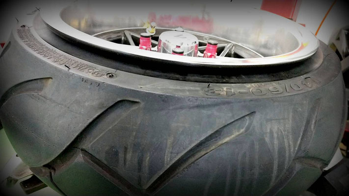 ズーマー太足〜引っ張りタイヤ装着の巻き - カスタムバイク専門店 ズーマー太足〜引っ張りタイヤ装着の巻き - カスタムバイク専門店