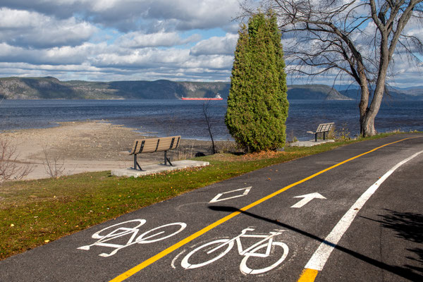 Piste cyclable, départ de l'appartement