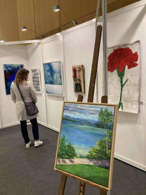 The contrast of the art works strengthens the effect