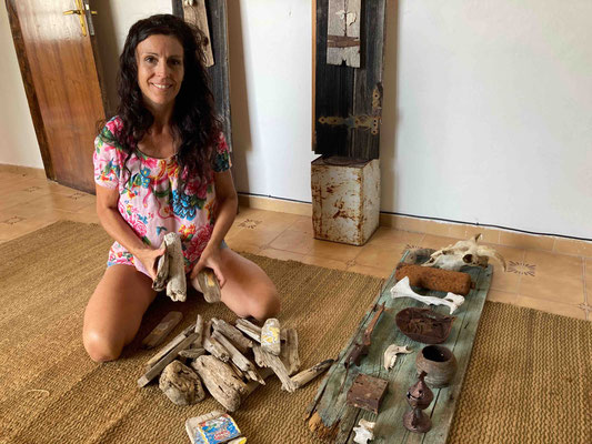 Katell Gélébart adding small collages on driftwood to my findings