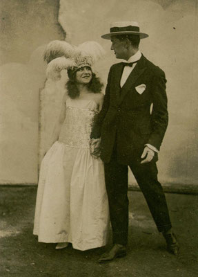 Le Compère et la Commère (Florence Le Goïc et M. Jimmy), pièce "Oh ! Ys !", 1er tableau, juin 1924 / Archives de Brest Métropole - 2OBJ163