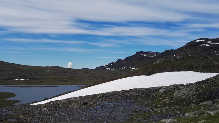 Trotz Sonne reicht es hier und da noch für ein wenig Schnee