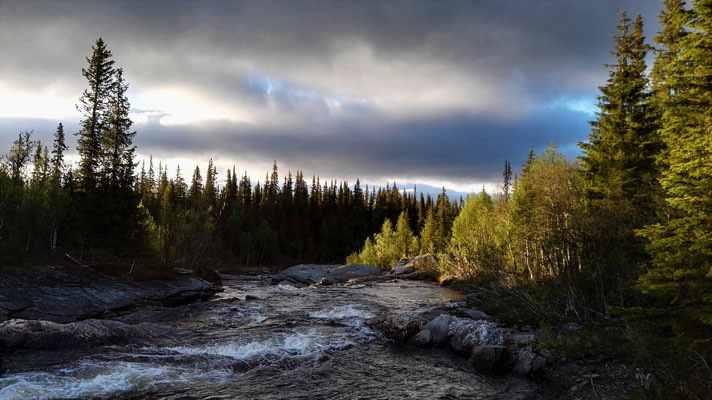 Abendstimmung am Fluss Ansätten