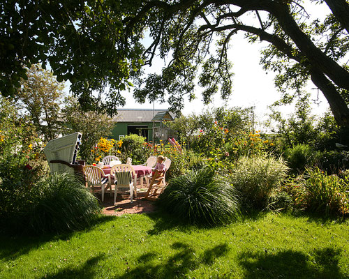 Gartenidylle in unserem großen Garten