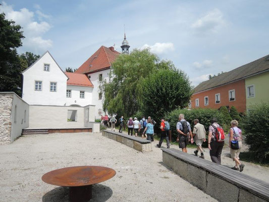 Das Hammerschloss in Leupodsdorf mit Schlossgarten