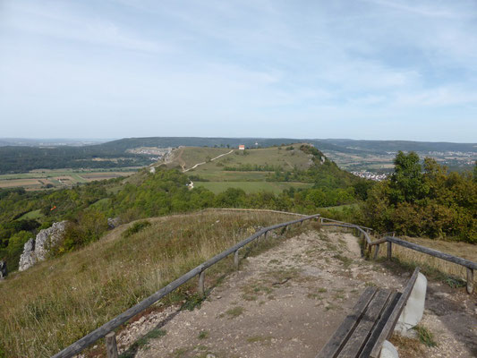 ... mit dem Rodenstein (532 m) ist die höchste Erhebung der Ehrenbürg erreicht ...