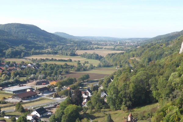 ... Blick von der Burg Richtung Ebermannstadt ...