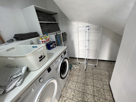 Depot mit Waschmaschine + Trockner