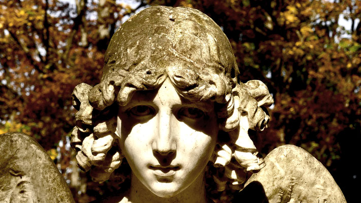 Engelkopf auf Friedhof