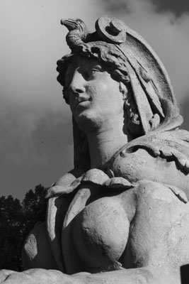 Figur im Park