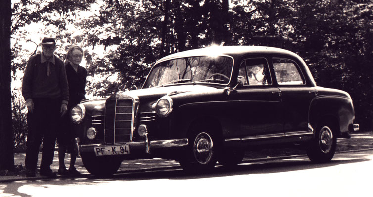 Autobesitzer mit Auto