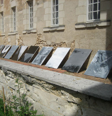 Installation de François-Xavier ALEXANDRE dans la Cour Carrée de l'Hôtel-Dieu de Baugé (2012)