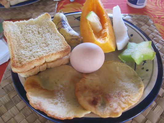 Frühstück im Tanu Beach