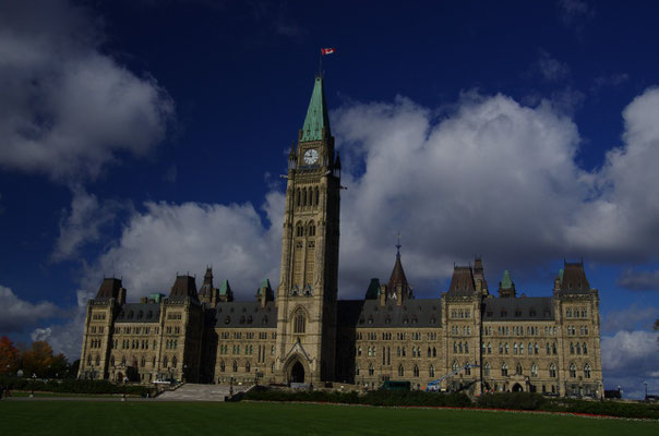 mit dem Peace Tower