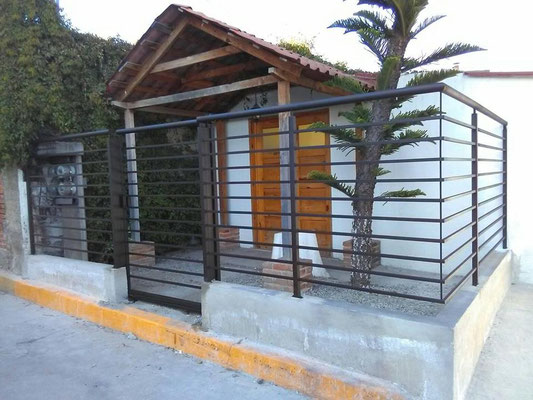 Forjadores Herreros y Fundidores de México Galería de Trabajos "REJAS" PROTECCIONES PERIMETRALES bloque B