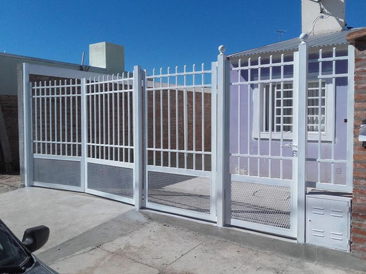 Forjadores Herreros y Fundidores de México Galería de Trabajos "REJAS" PROTECCIONES PERIMETRALES bloque B