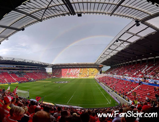 Fotos der Sicht aus Block P in der MEWA Arena Mainz Stadion des FSV Mainz 05