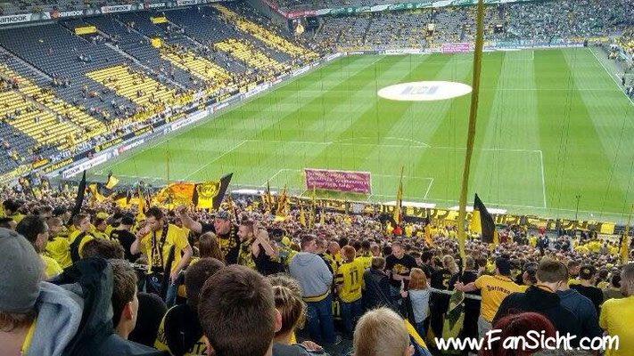 Südtribüne Block 83. Foto: Lars Gächter (via Facebook).