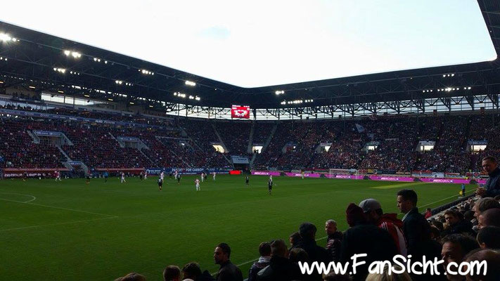 Sicht in der WWK Arena des FC Augsburg aus Block V