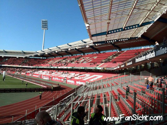 Foto der Sicht aus dem Max Morlock Stadion 1. Fc Nürnberg Block 25