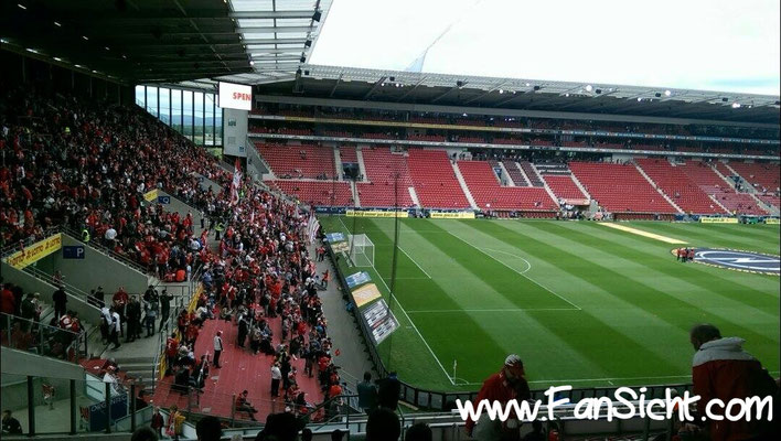 Sicht aus Block R in der Mewa Arena Mainz Stadion des FSV Mainz 05