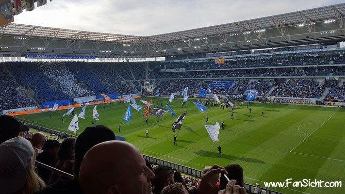 Sicht aufs Spielfeld in der PreZero Arena Hoffenheim aus Block I