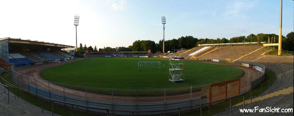Foto Sicht Merck Stadion am Böllenfalltor Südkurve