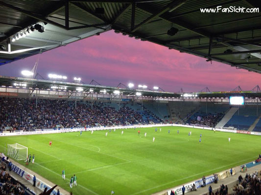 Sicht in der Avnet Arena Magdeburg auf das Spielfeld von Block 1
