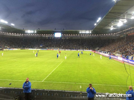 Sicht in der Avnet Arena Magdeburg auf das Spielfeld von Block 15