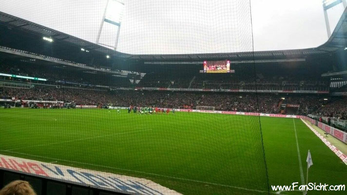 Foto der Sicht im Weserstadion in Stehplatz Heim Ostkurve